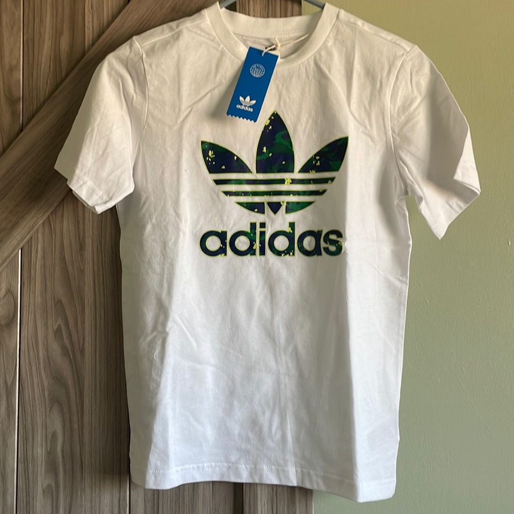Boys adidas shirt size 10-12